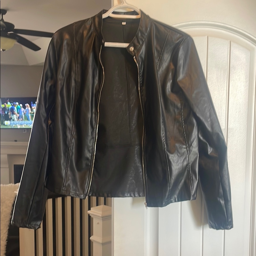 Leather looking jacket size small woman’s NWOT